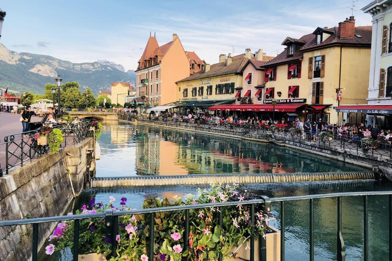 Charmant 110m avec BALCON au CENTRE vieille-ville Annecy Extérieur photo