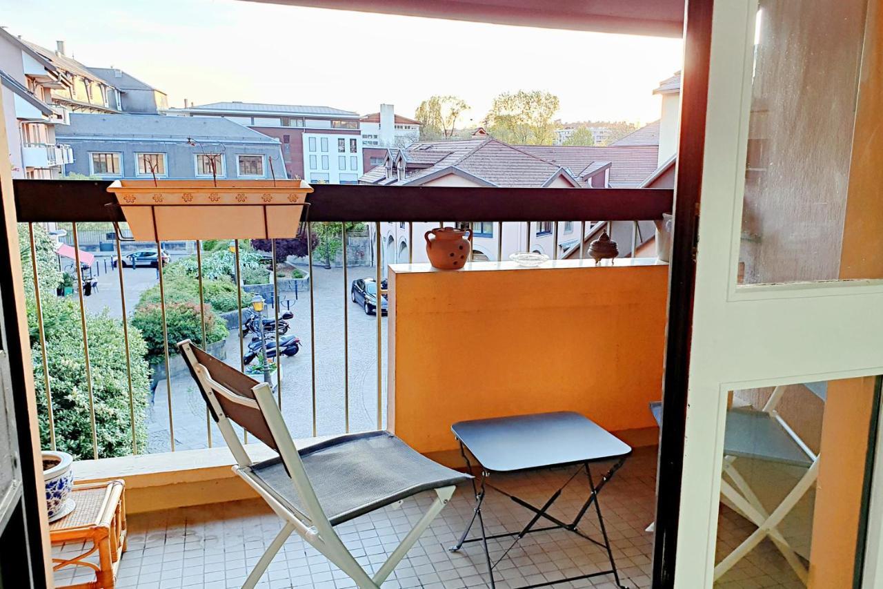 Charmant 110m avec BALCON au CENTRE vieille-ville Annecy Extérieur photo