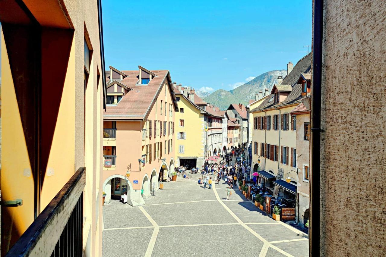 Charmant 110m avec BALCON au CENTRE vieille-ville Annecy Extérieur photo